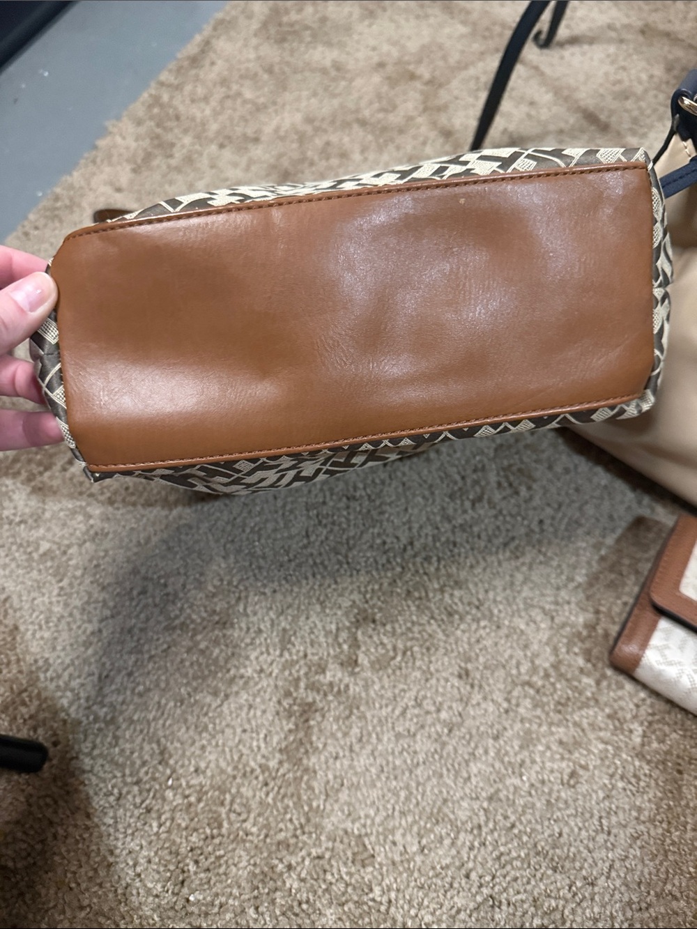 Tommy Hilfiger Shoulder Bags & Wallet Bundle - Picture 3 of 9